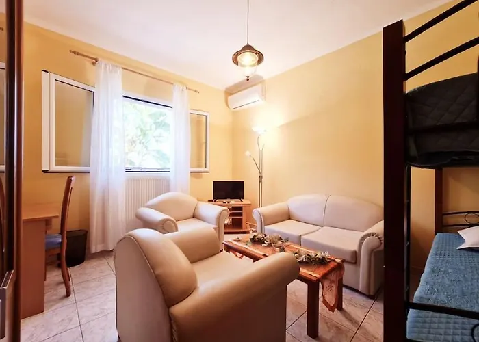 Leceleste Lithakia (Zakynthos)